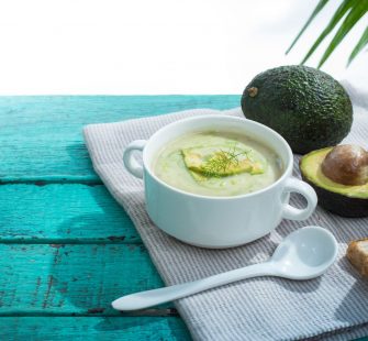 Vegan avocado soep